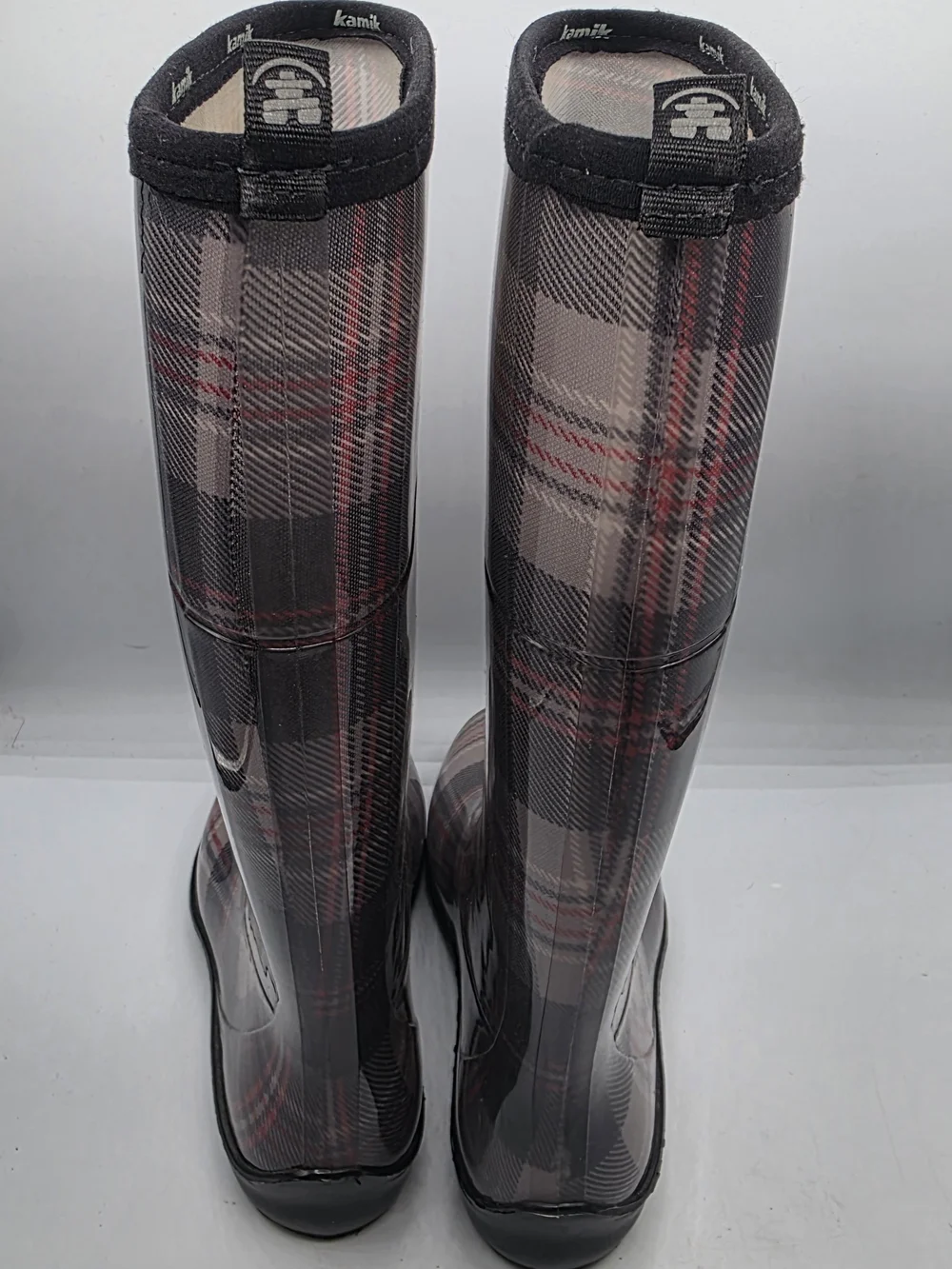 Kamik glossy plaid